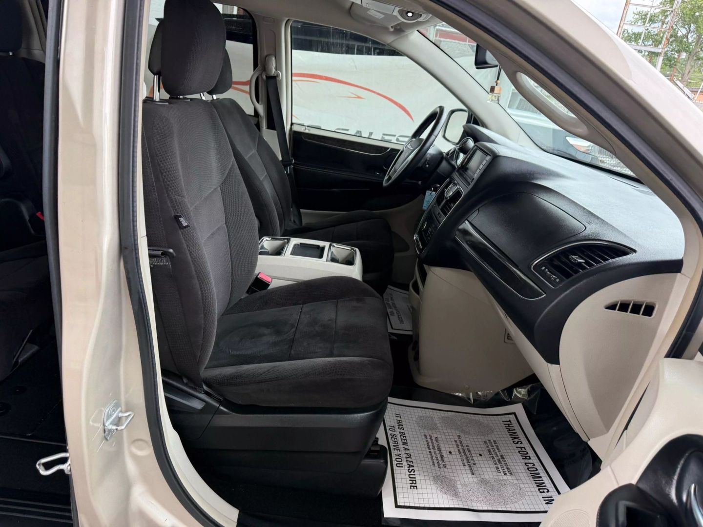 2013 Chrysler Town & Country - Image 22