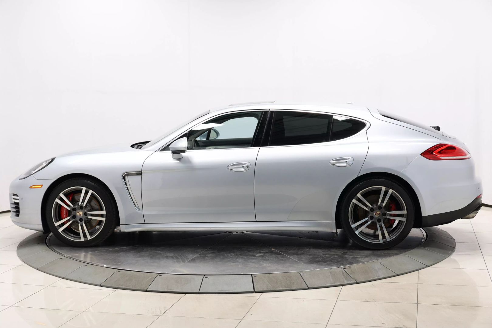 2014 Porsche Panamera - Image 6