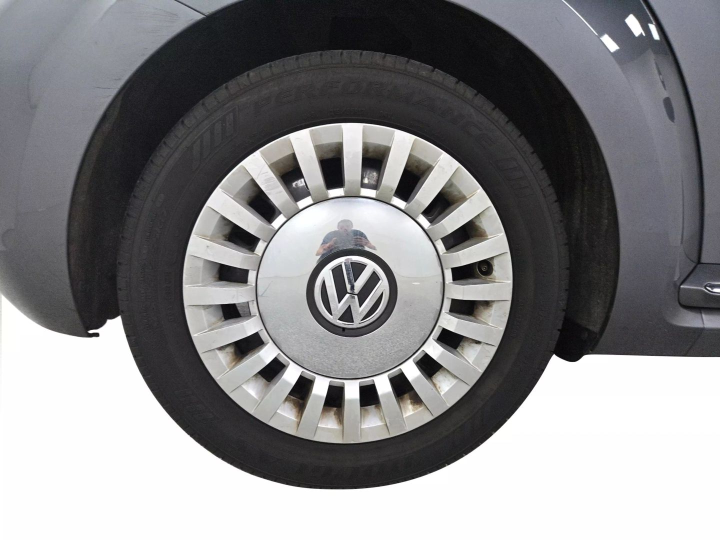2016 Volkswagen Beetle - Image 20