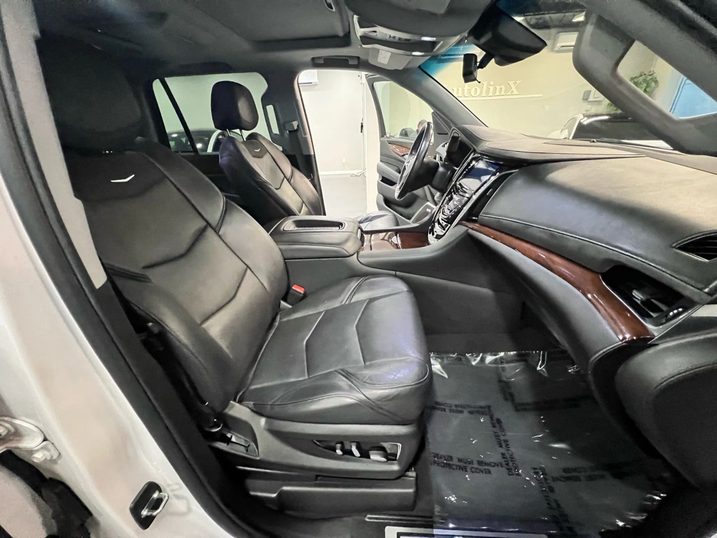 2019 Cadillac Escalade Luxury Sport Utility 4d - Image 35