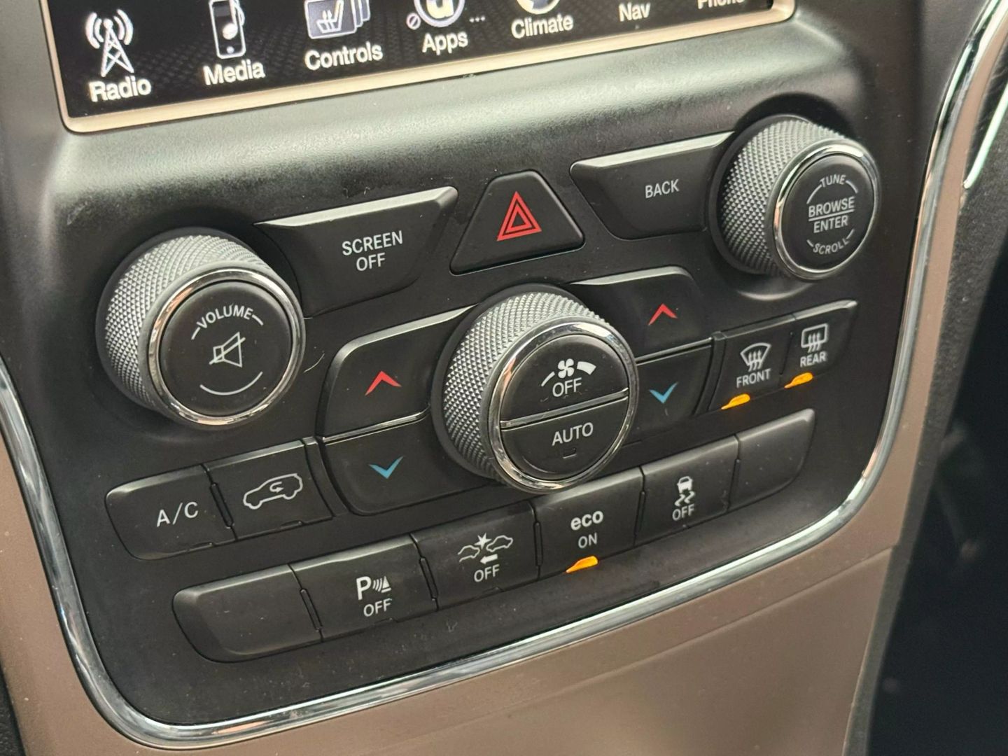 2014 Jeep Grand Cherokee - Image 49