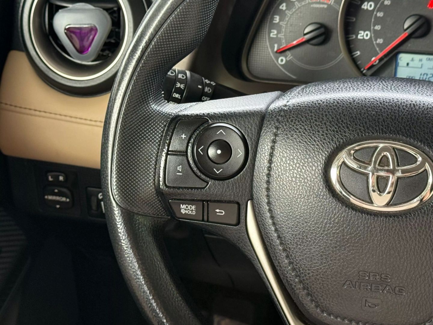 2014 Toyota Rav4 - Image 31