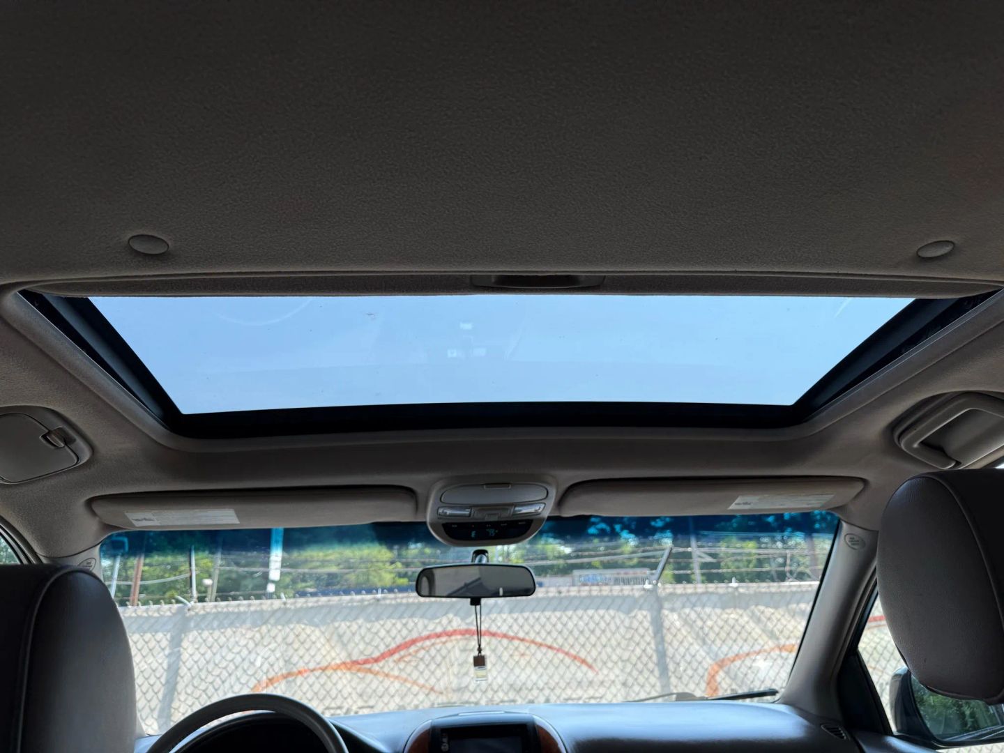 2008 Toyota Sienna - Image 33