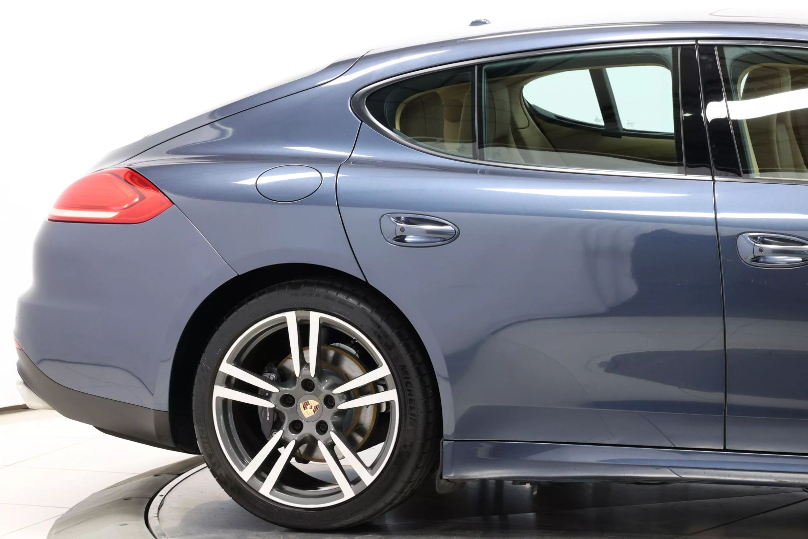 2014 Porsche Panamera - Image 71