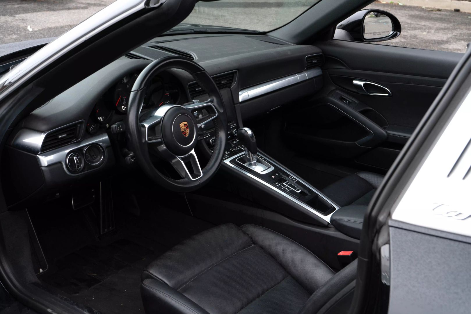 2018 Porsche 911 - Image 46