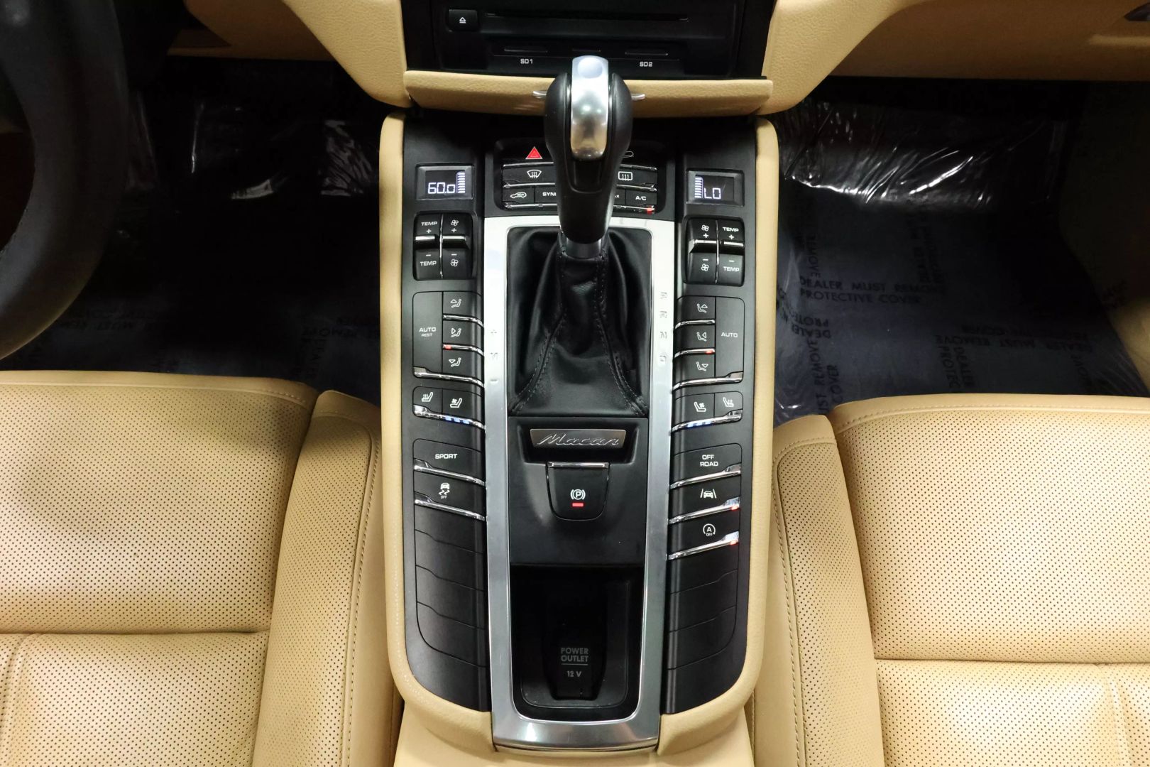 2017 Porsche Macan - Image 41