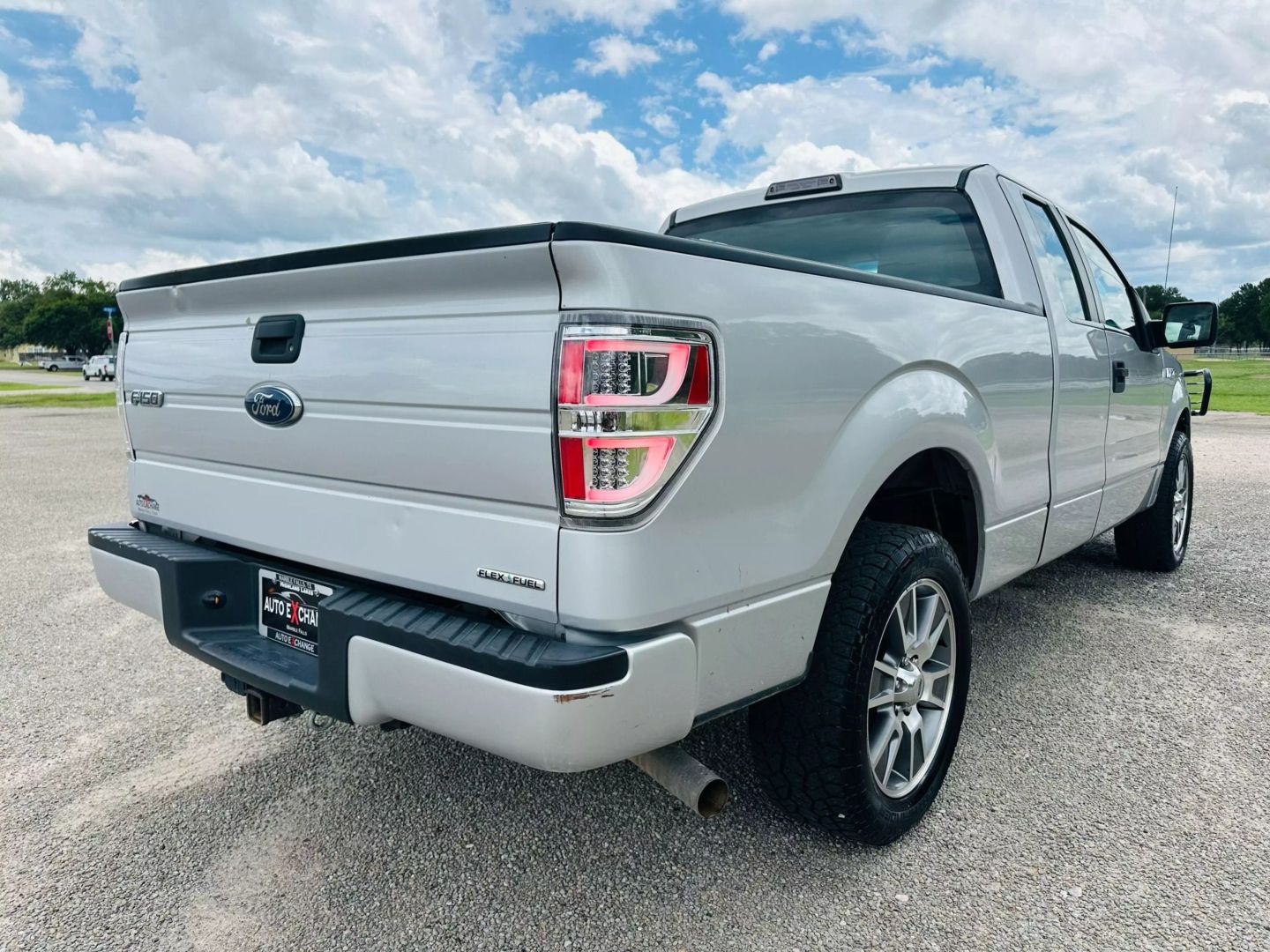 2014 Ford F150 Super Cab - Image 6