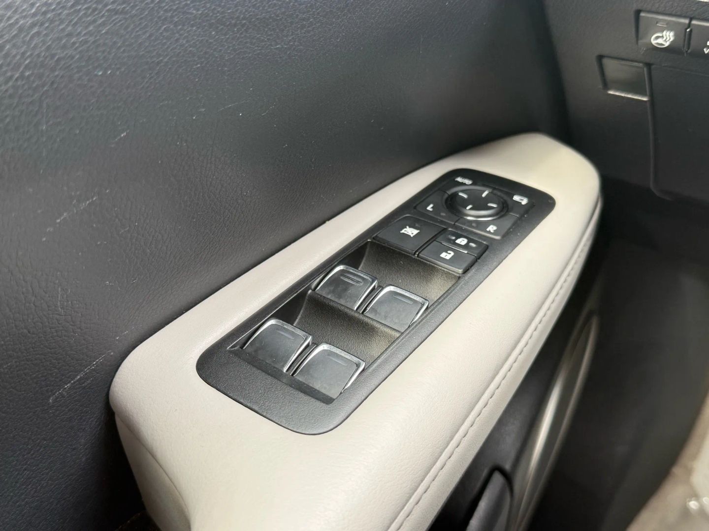 2019 Lexus Rx - Image 50