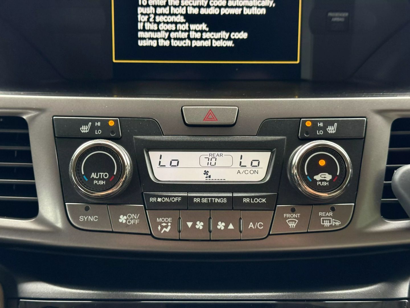 2014 Honda Odyssey - Image 29