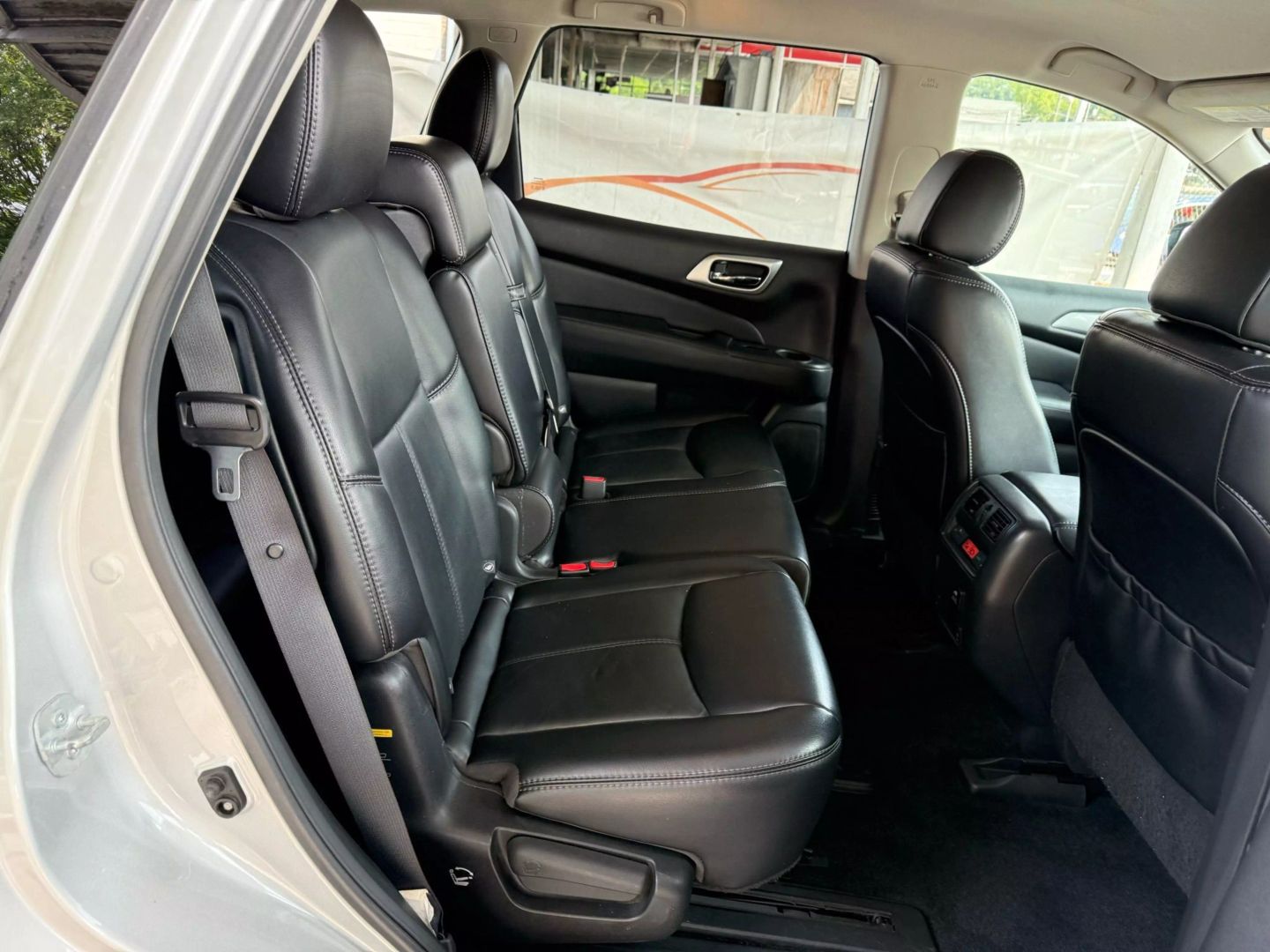 2017 Nissan Pathfinder - Image 23