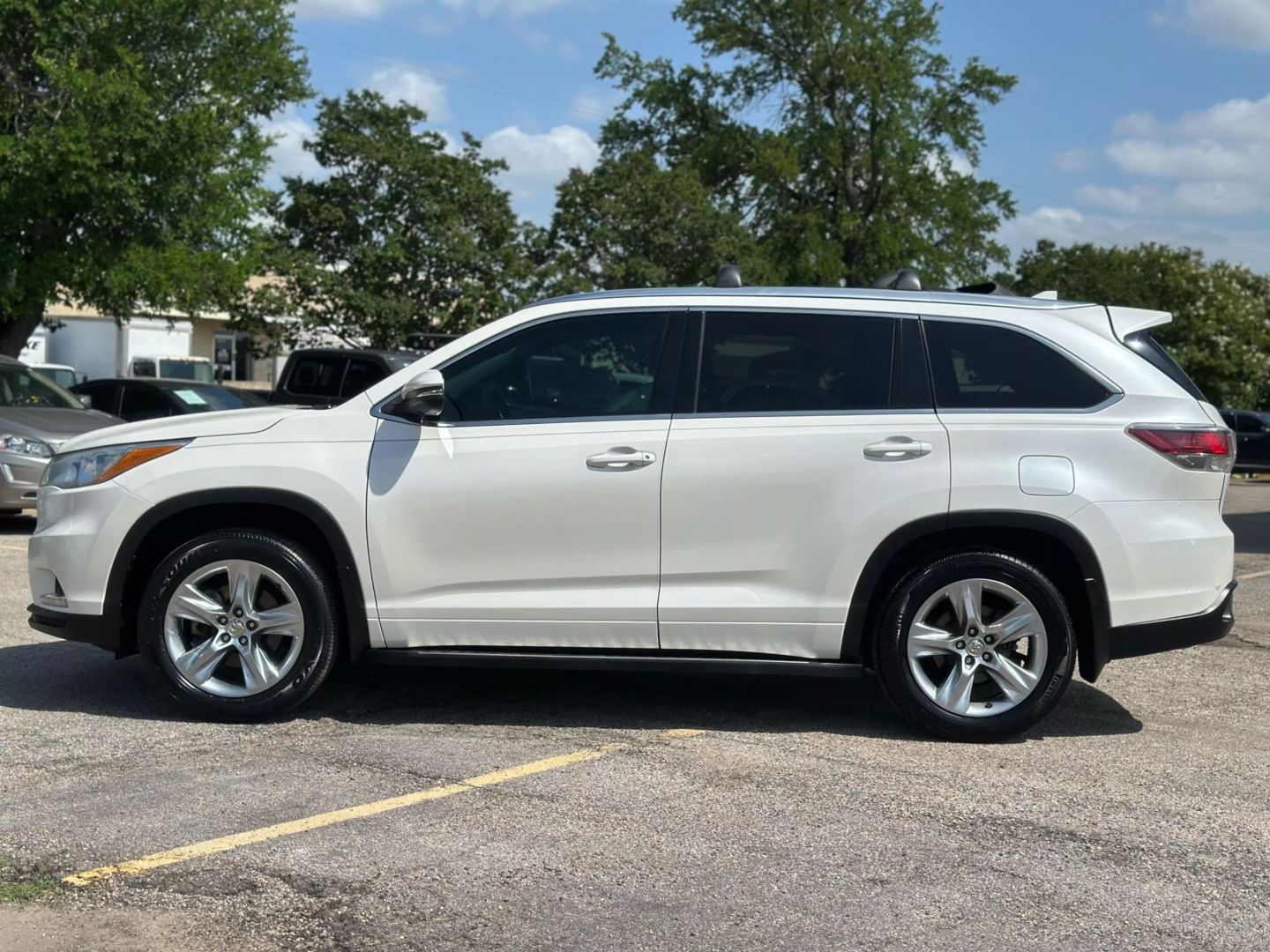 2014 Toyota Highlander - Image 3