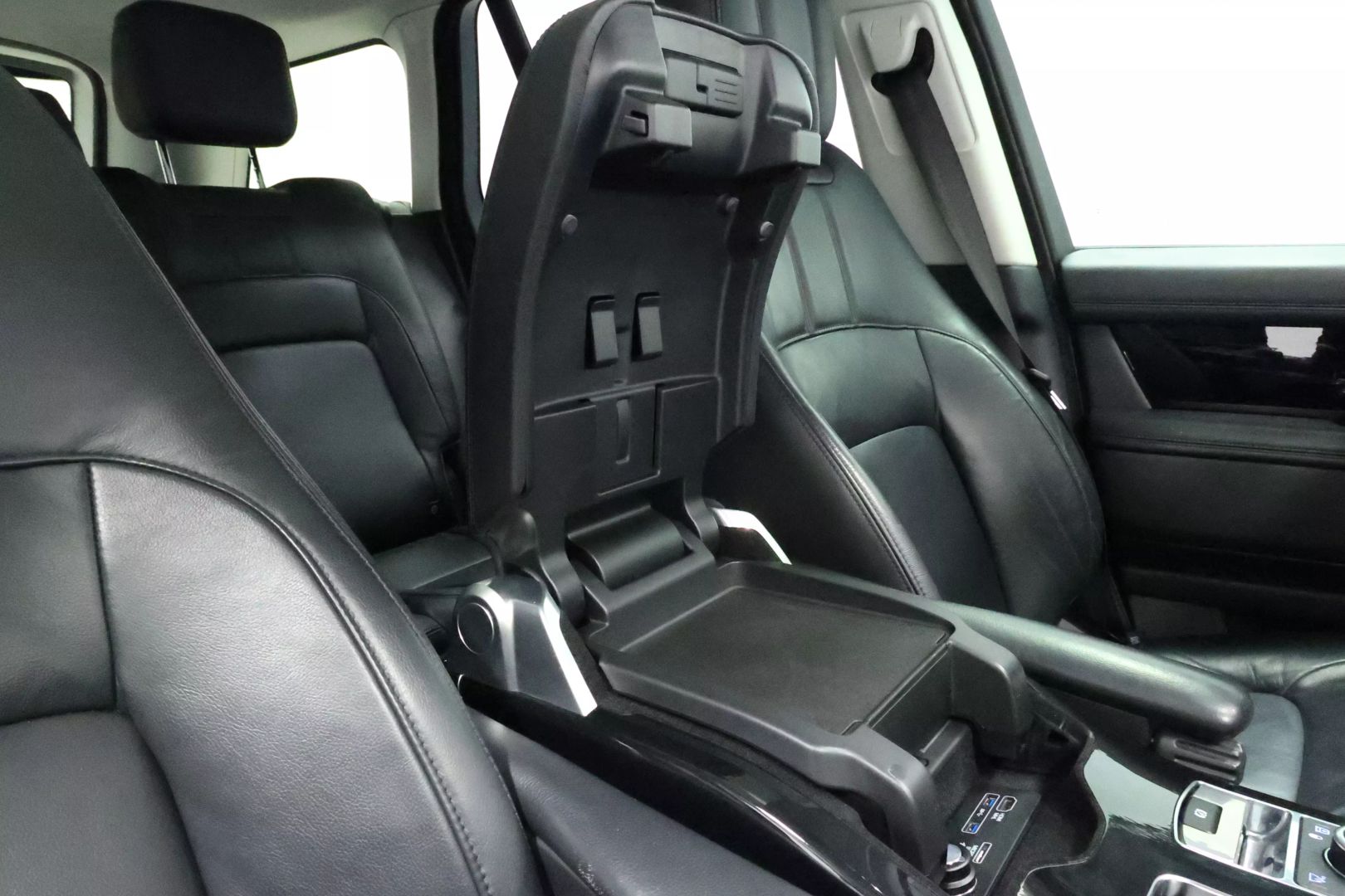 2018 Land Rover Range Rover - Image 101