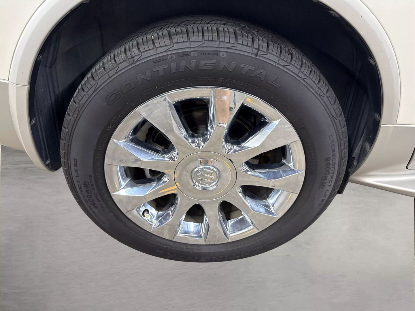 2011 Buick Enclave - Image 16