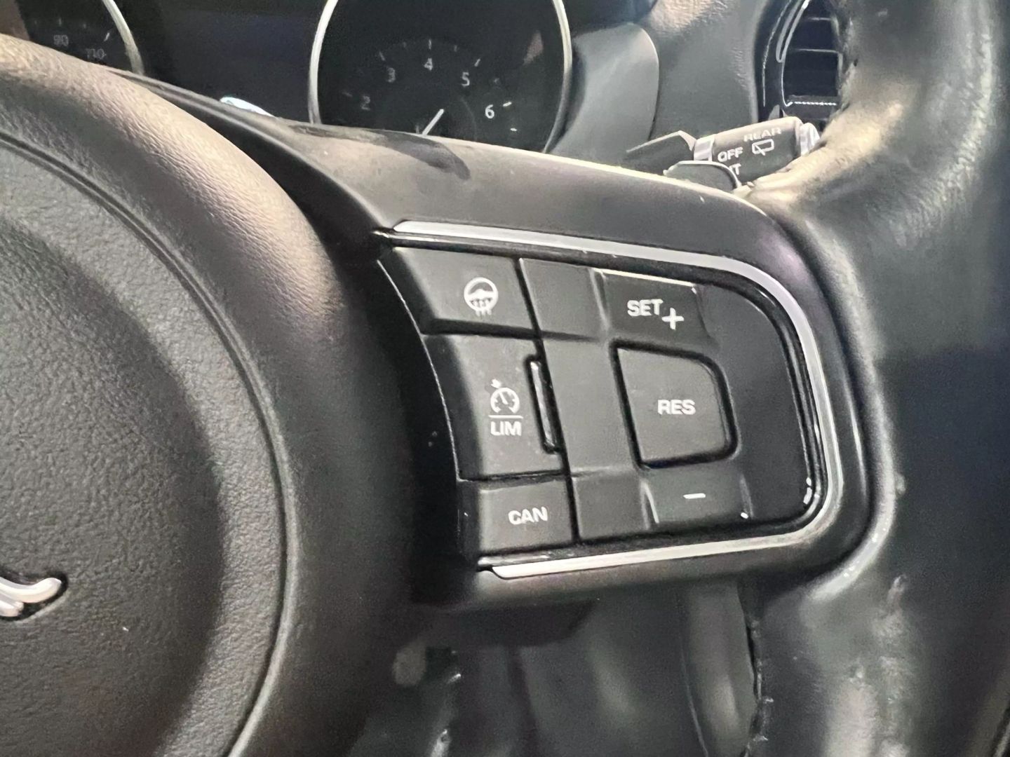 2018 Jaguar F-pace 25t Premium Sport Utility 4d - Image 16