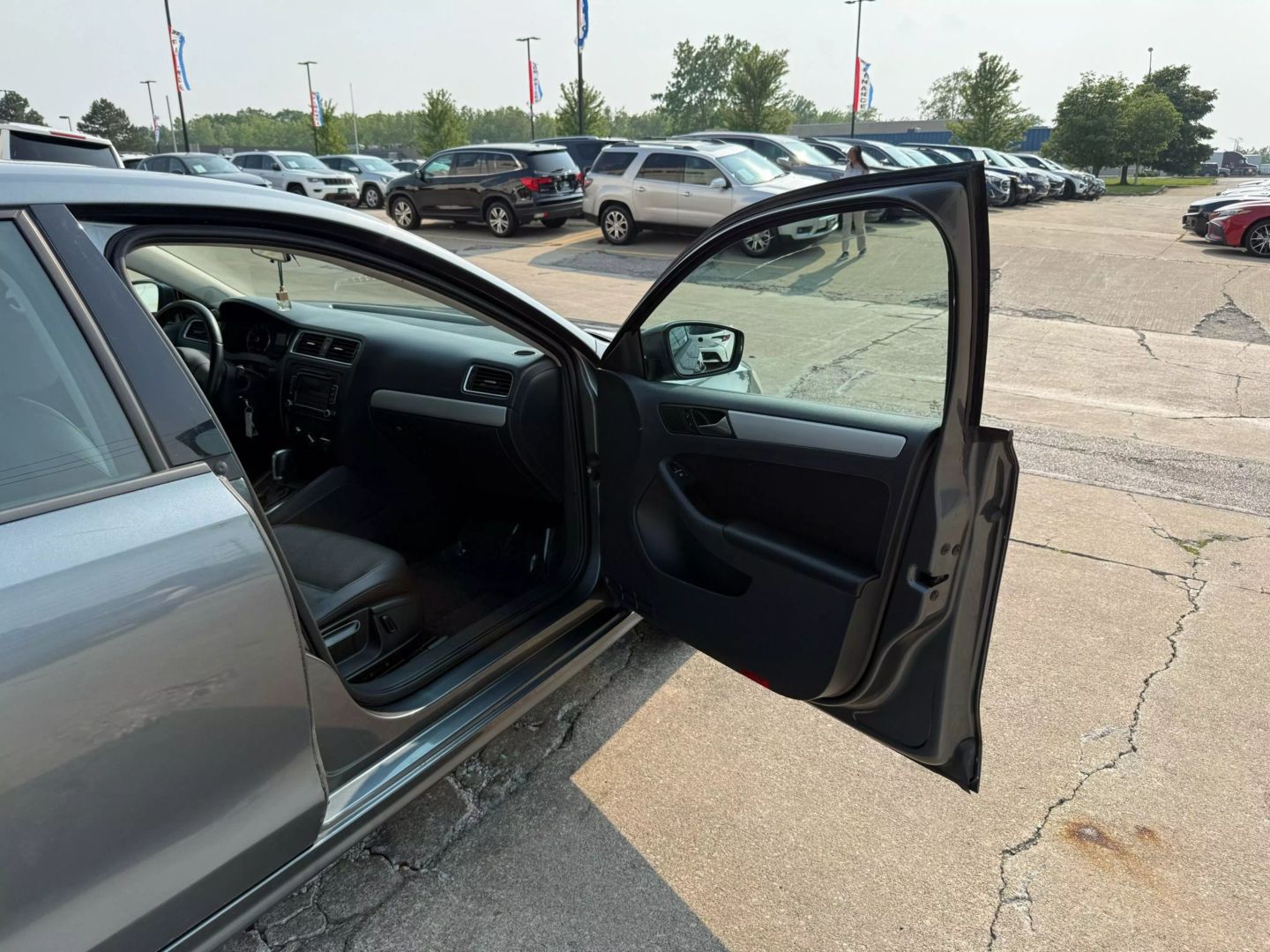 2013 Volkswagen Jetta - Image 22