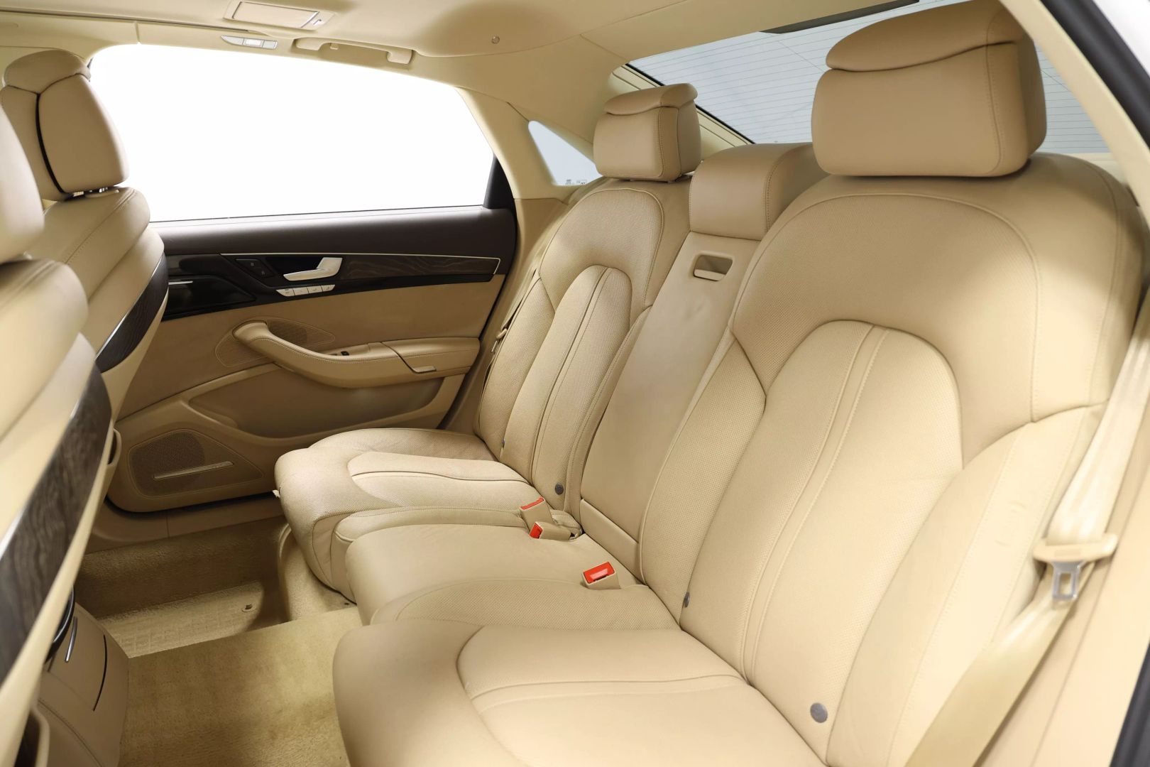 2015 Audi A8 - Image 3
