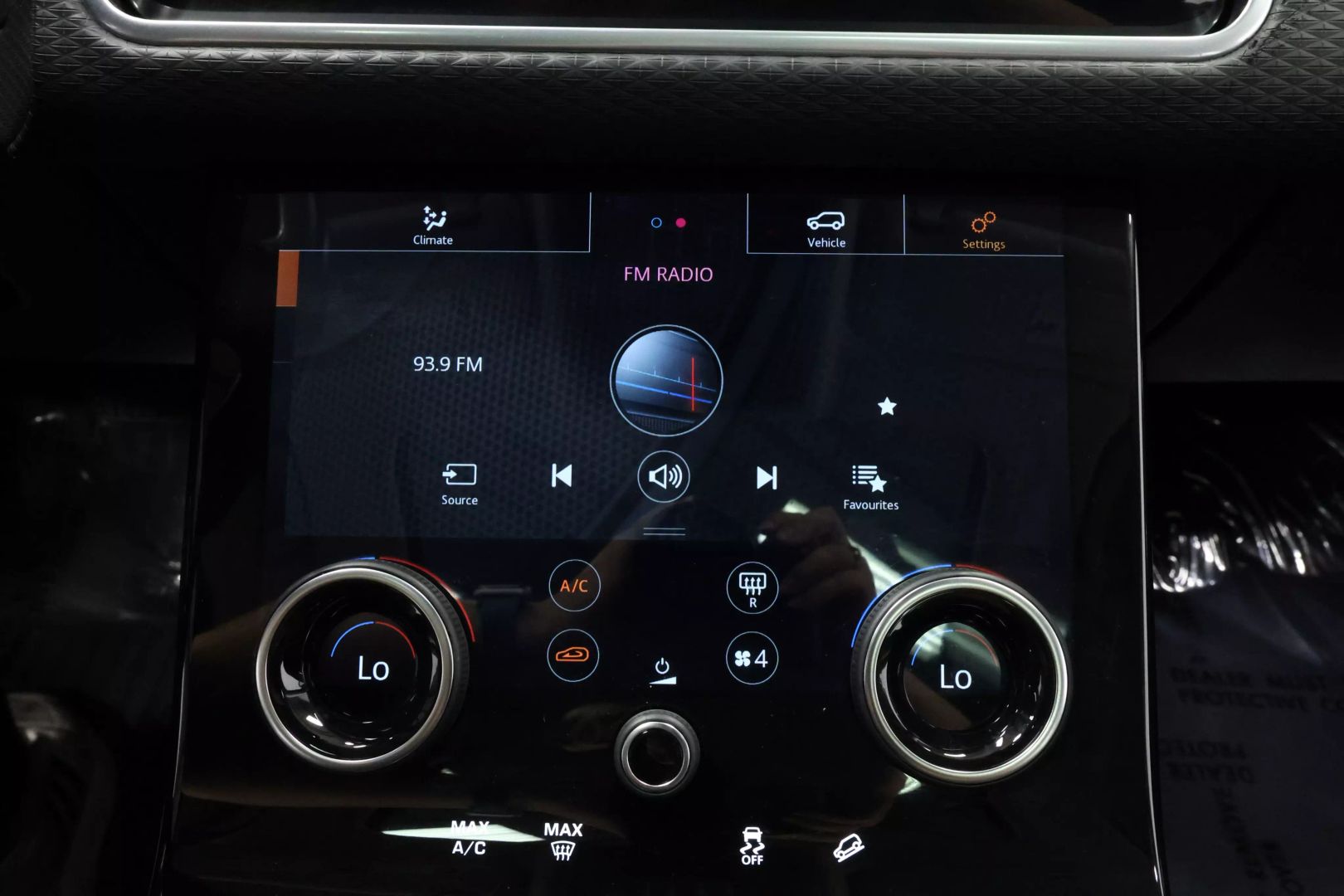 2019 Land Rover Range Rover Velar - Image 35
