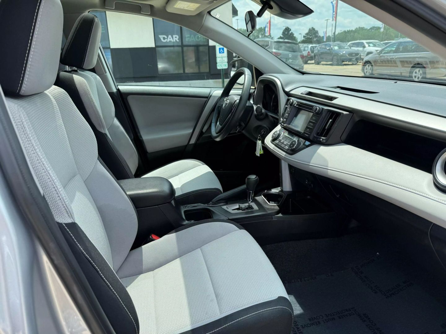 2017 Toyota Rav4 - Image 24