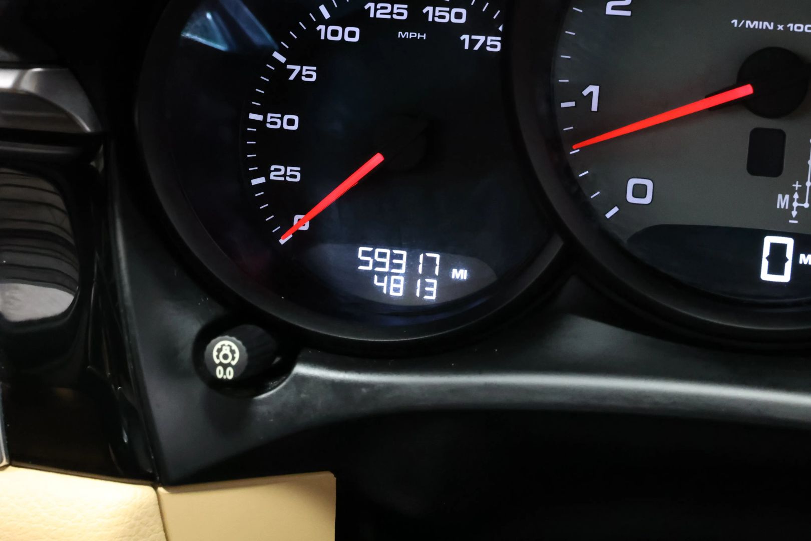2017 Porsche Macan - Image 31