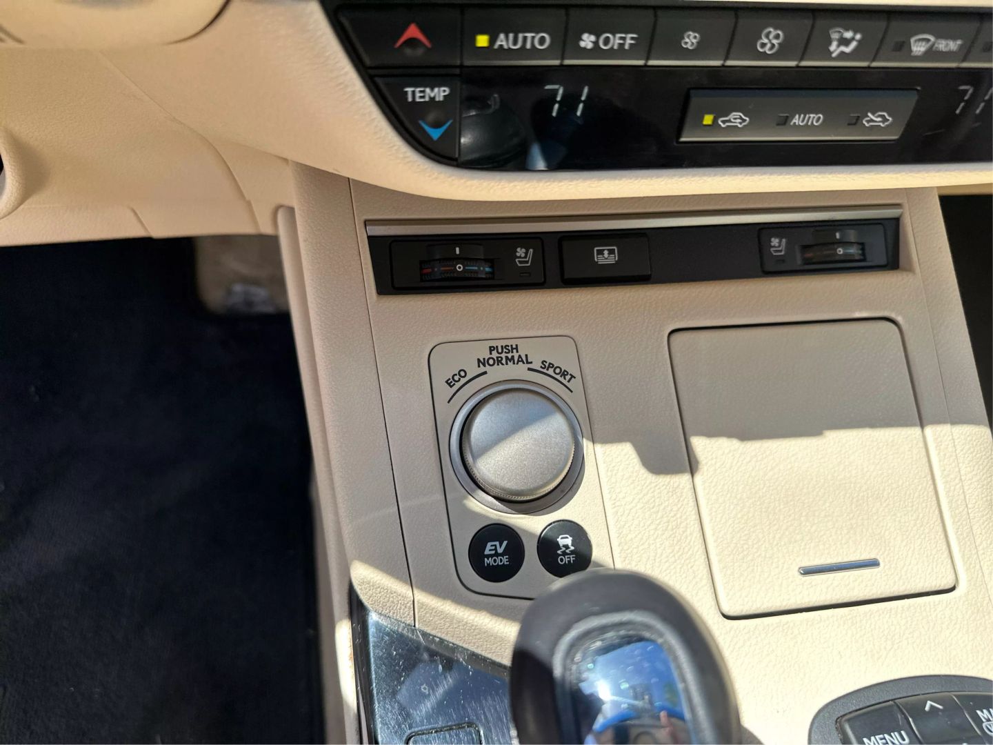 2013 LEXUS ES SEDAN 4-CYL, HYBRID, 2.5 LITER ES 300H SEDAN 4D