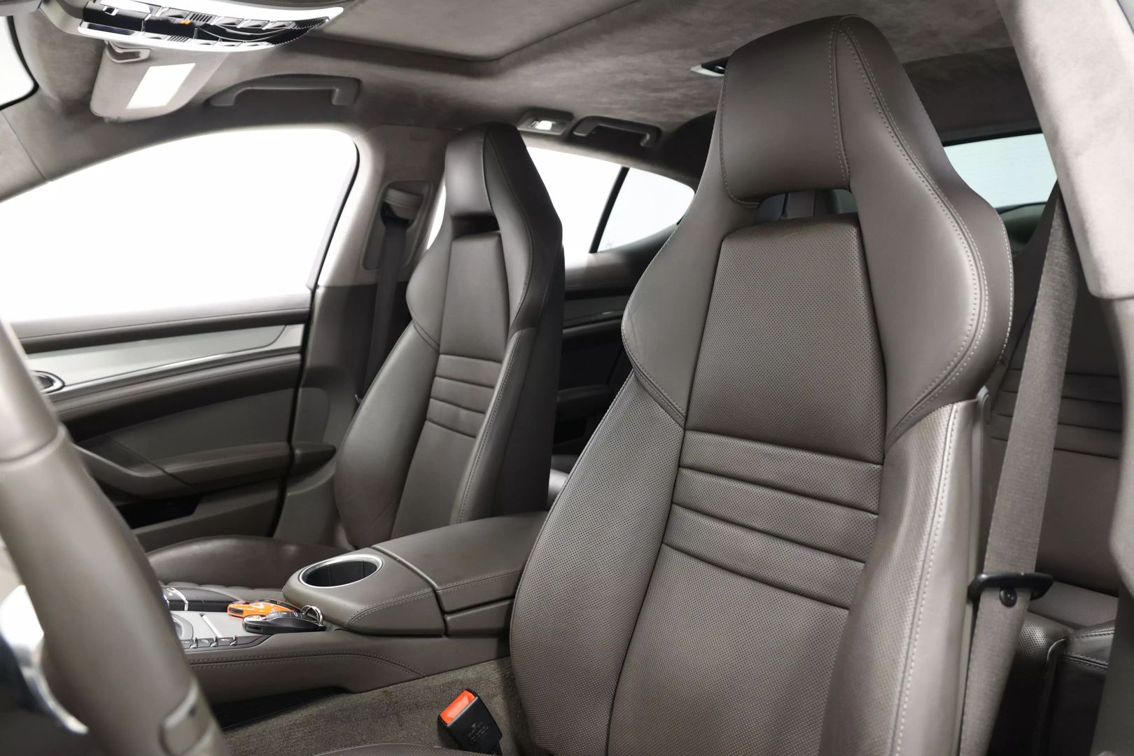 2014 Porsche Panamera - Image 17