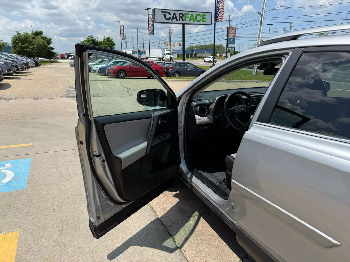 2017 Toyota Rav4 - Image 17