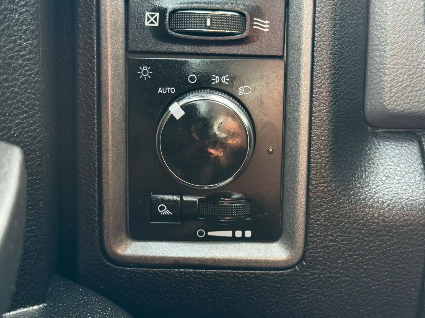 2021 Ram 1500 Classic Quad Cab - Image 40