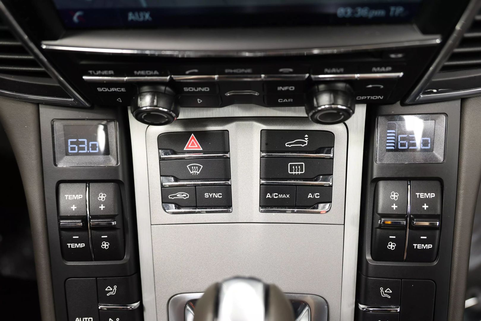 2014 Porsche Panamera - Image 37