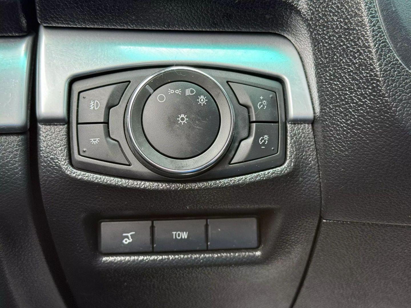 2017 Ford Explorer - Image 51