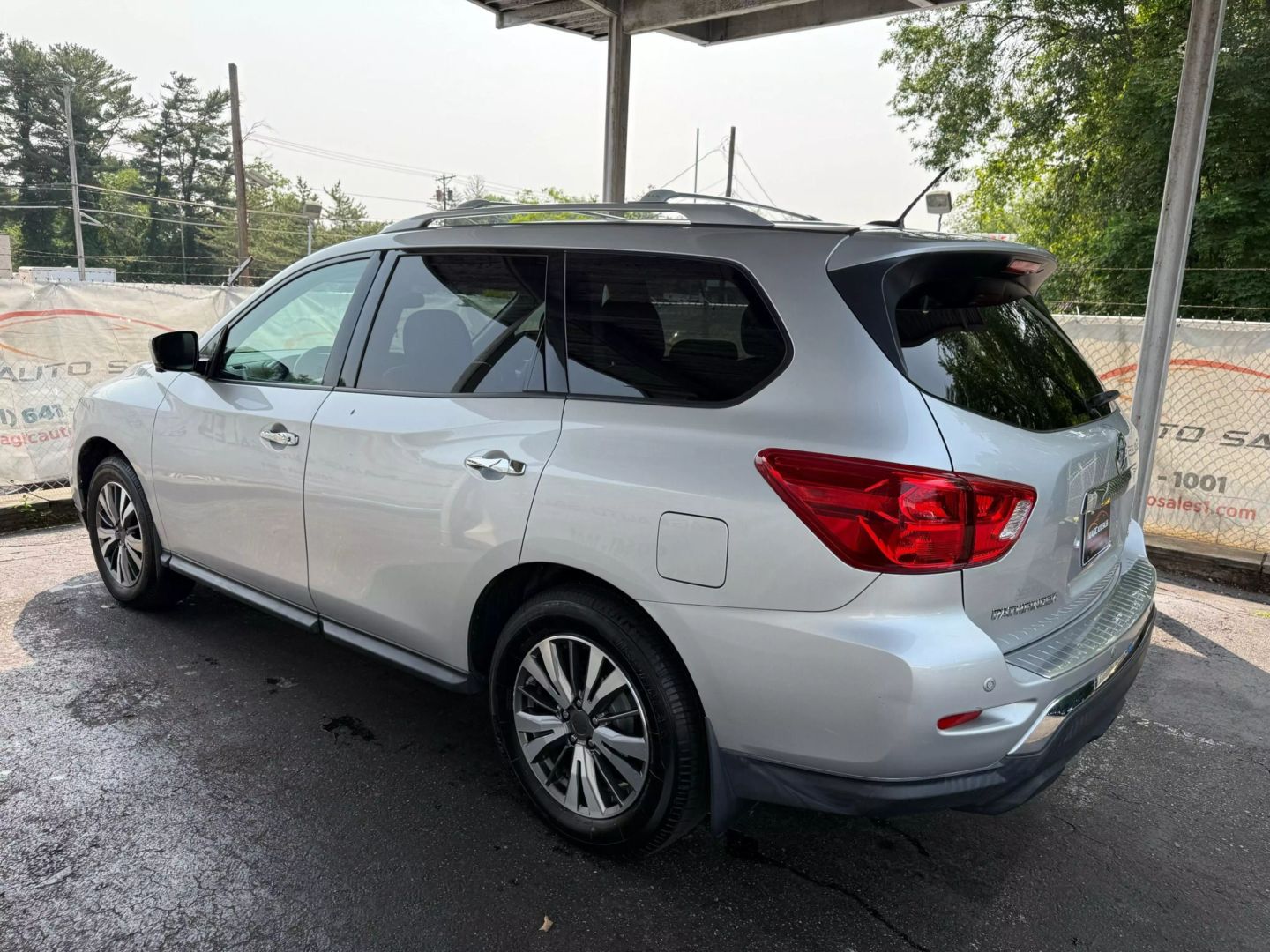 2017 Nissan Pathfinder - Image 13