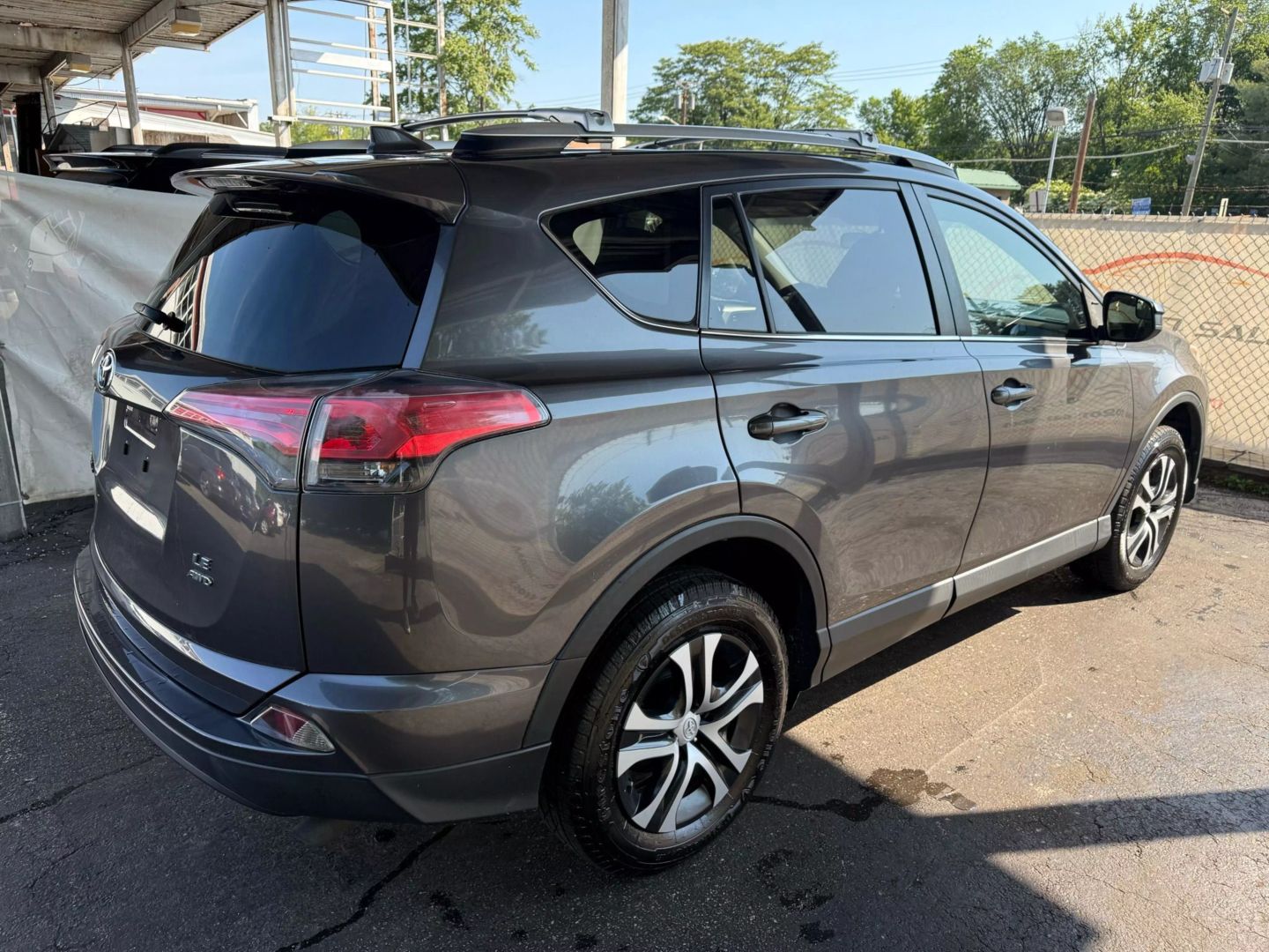 2016 Toyota Rav4 - Image 12