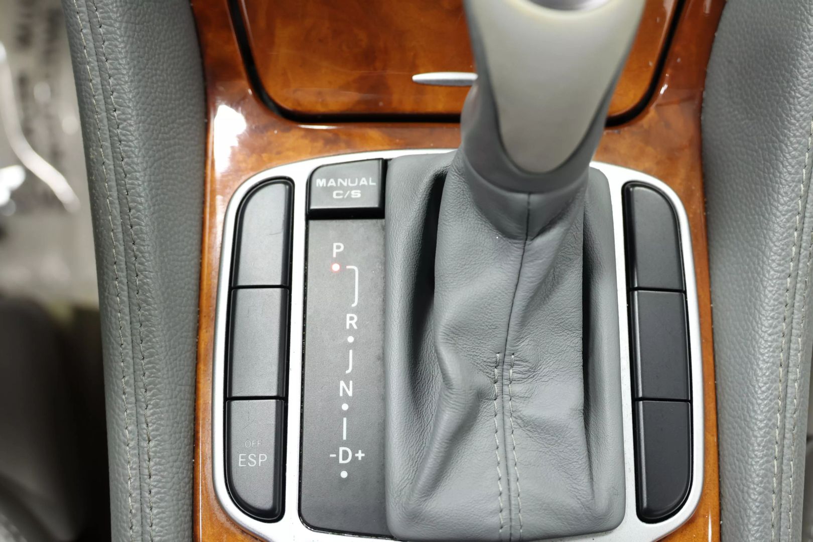 2004 Mercedes-benz Sl-class - Image 40
