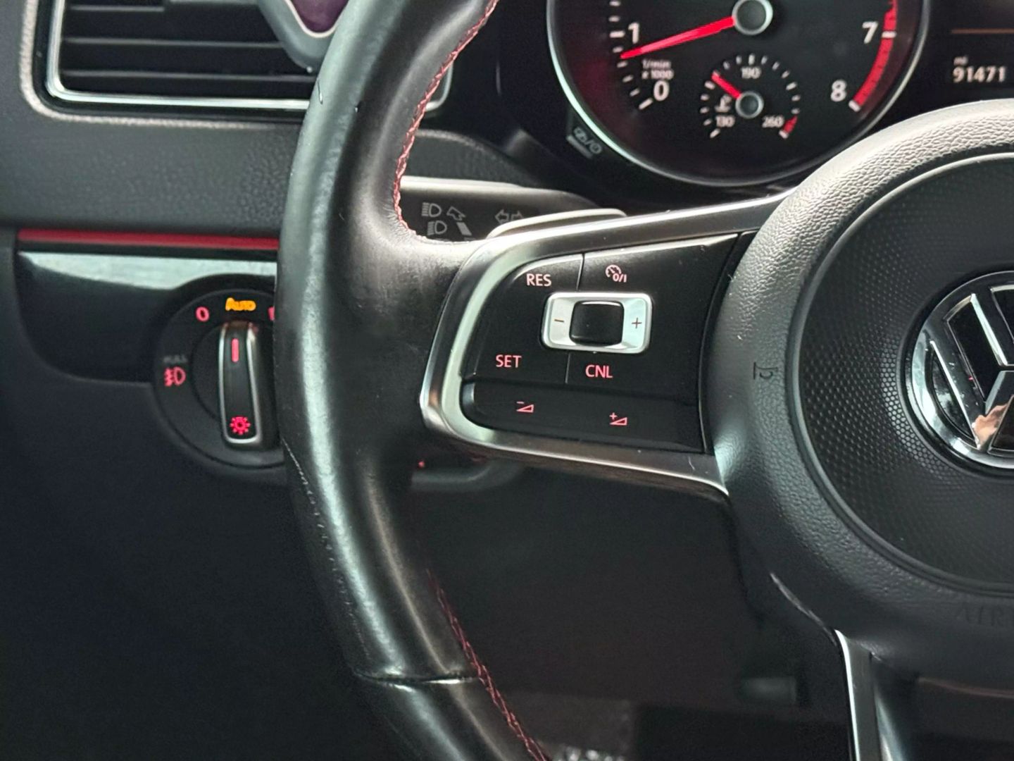 2017 Volkswagen Jetta - Image 34