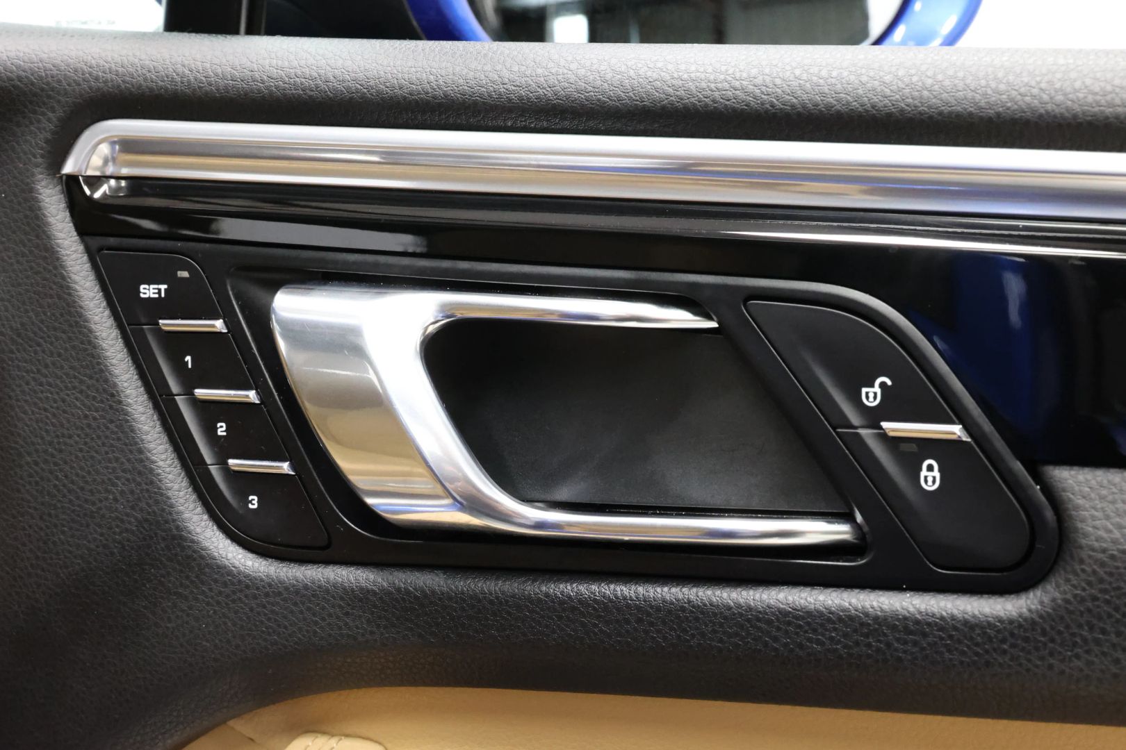2017 Porsche Macan - Image 84