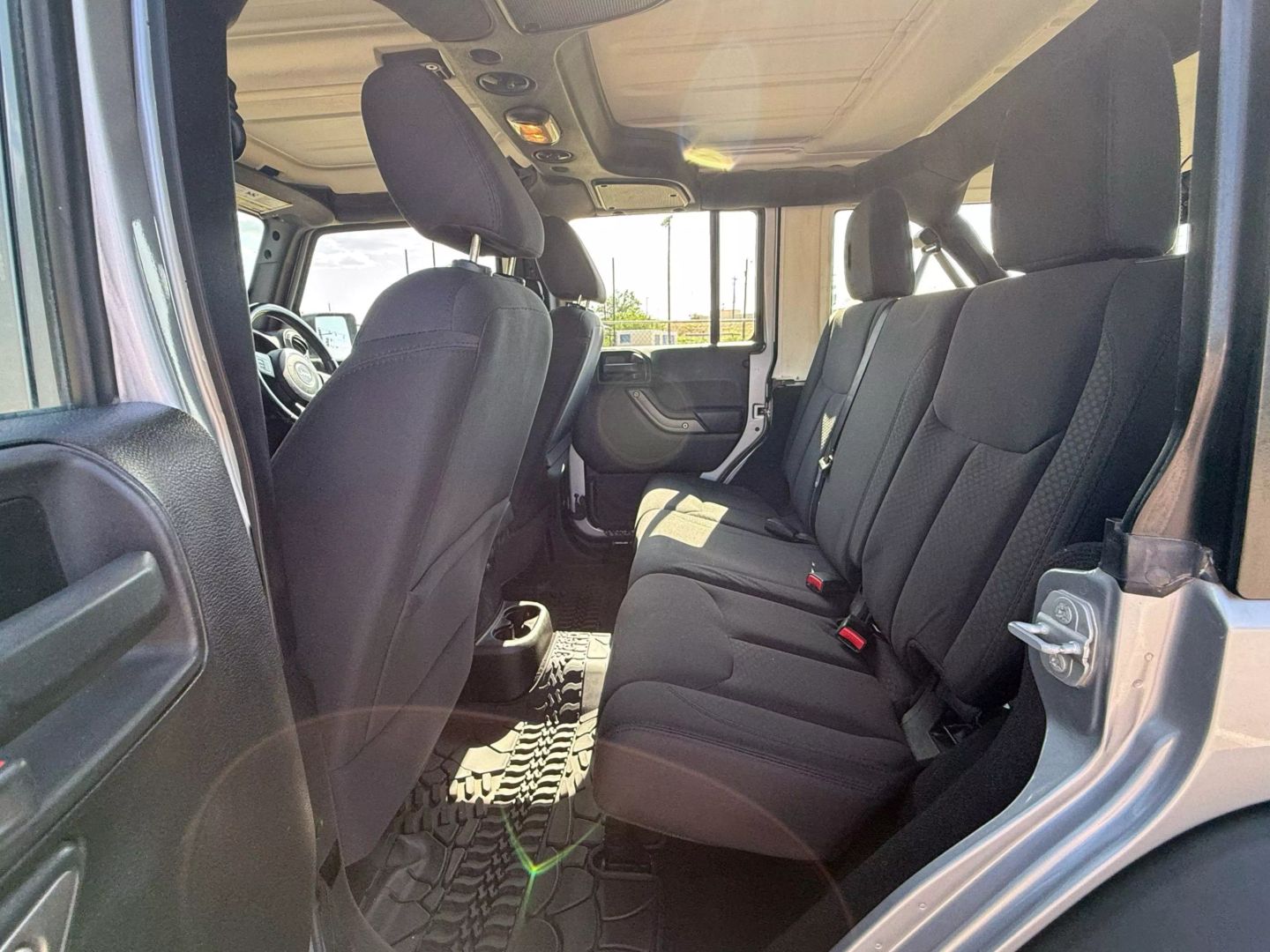 2015 Jeep Wrangler - Image 5