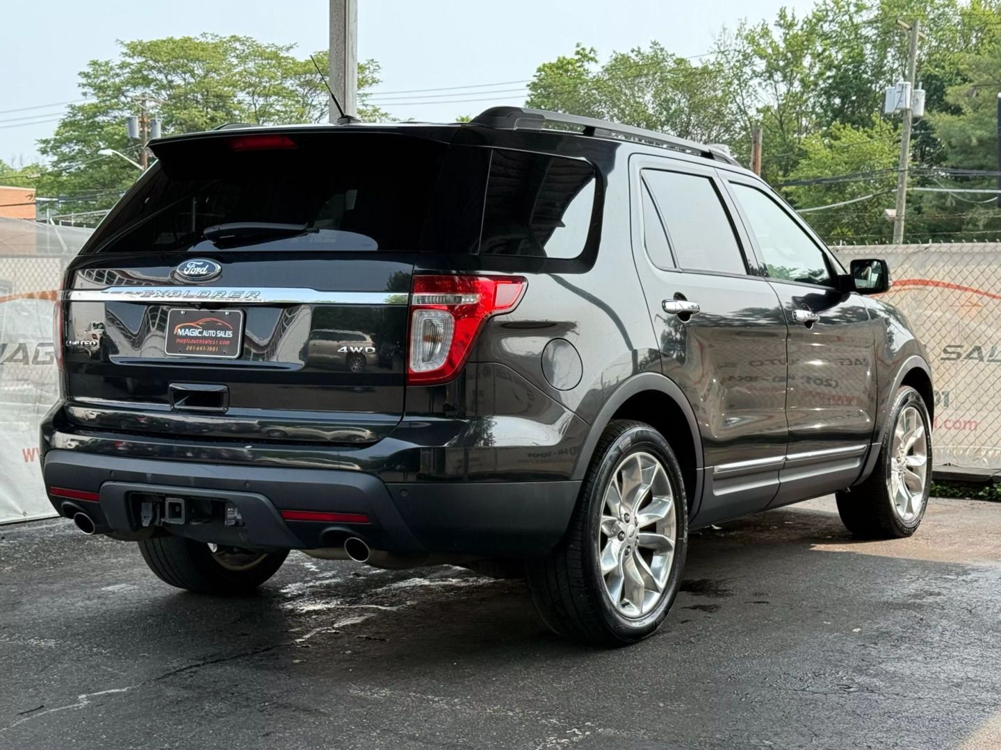 2015 Ford Explorer - Image 9