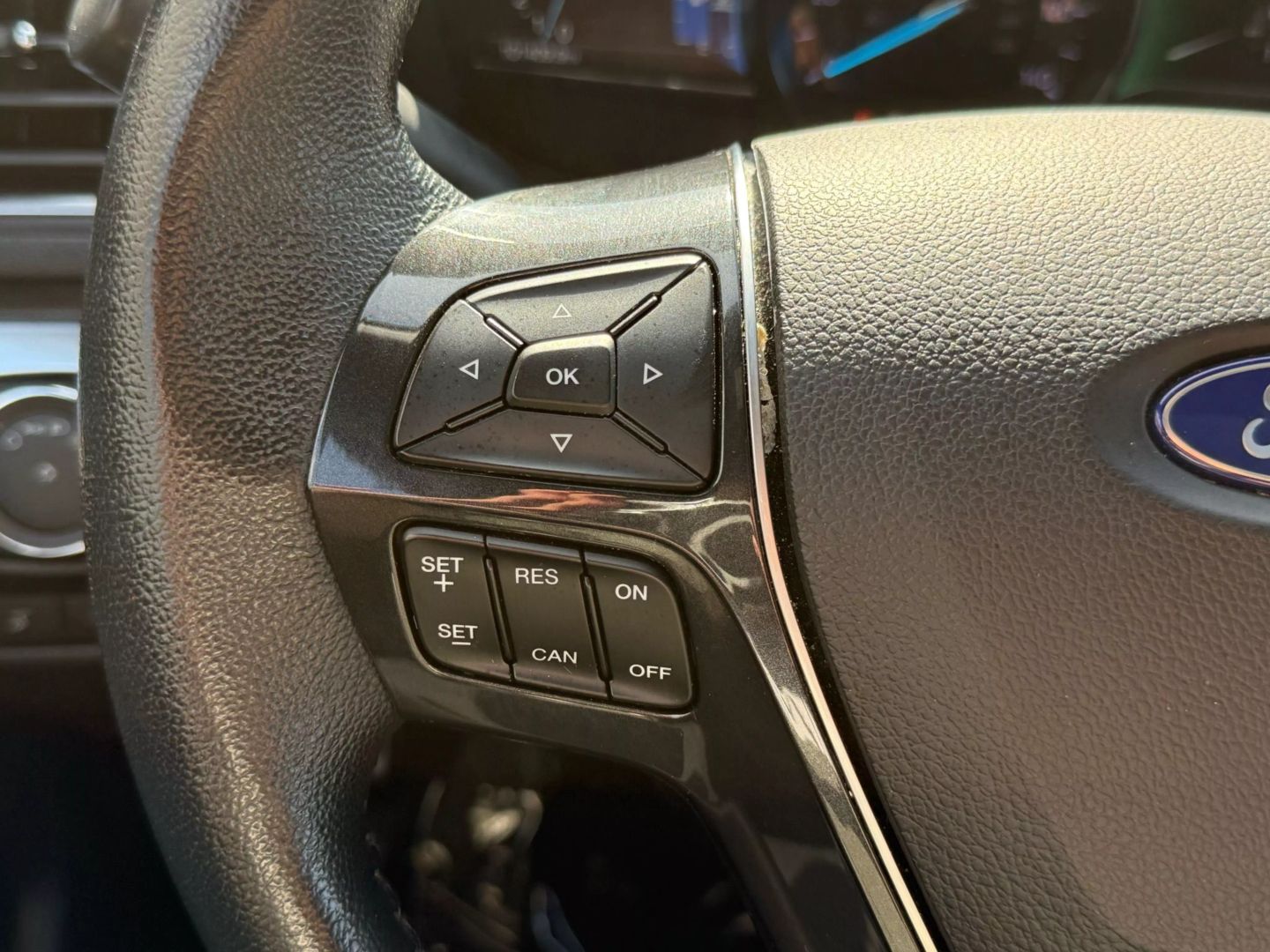 2019 Ford Explorer - Image 35