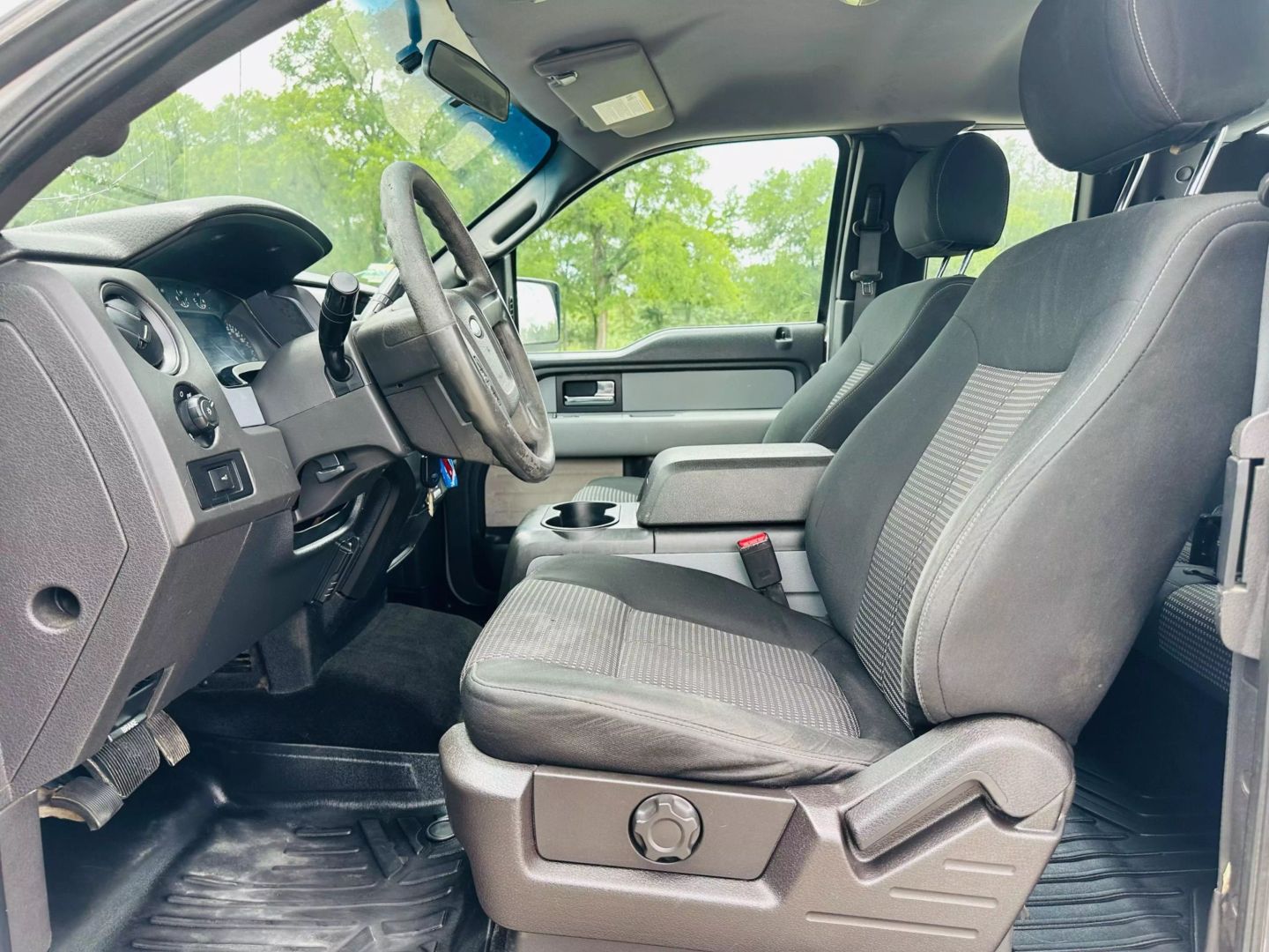 2014 Ford F150 Super Cab - Image 13