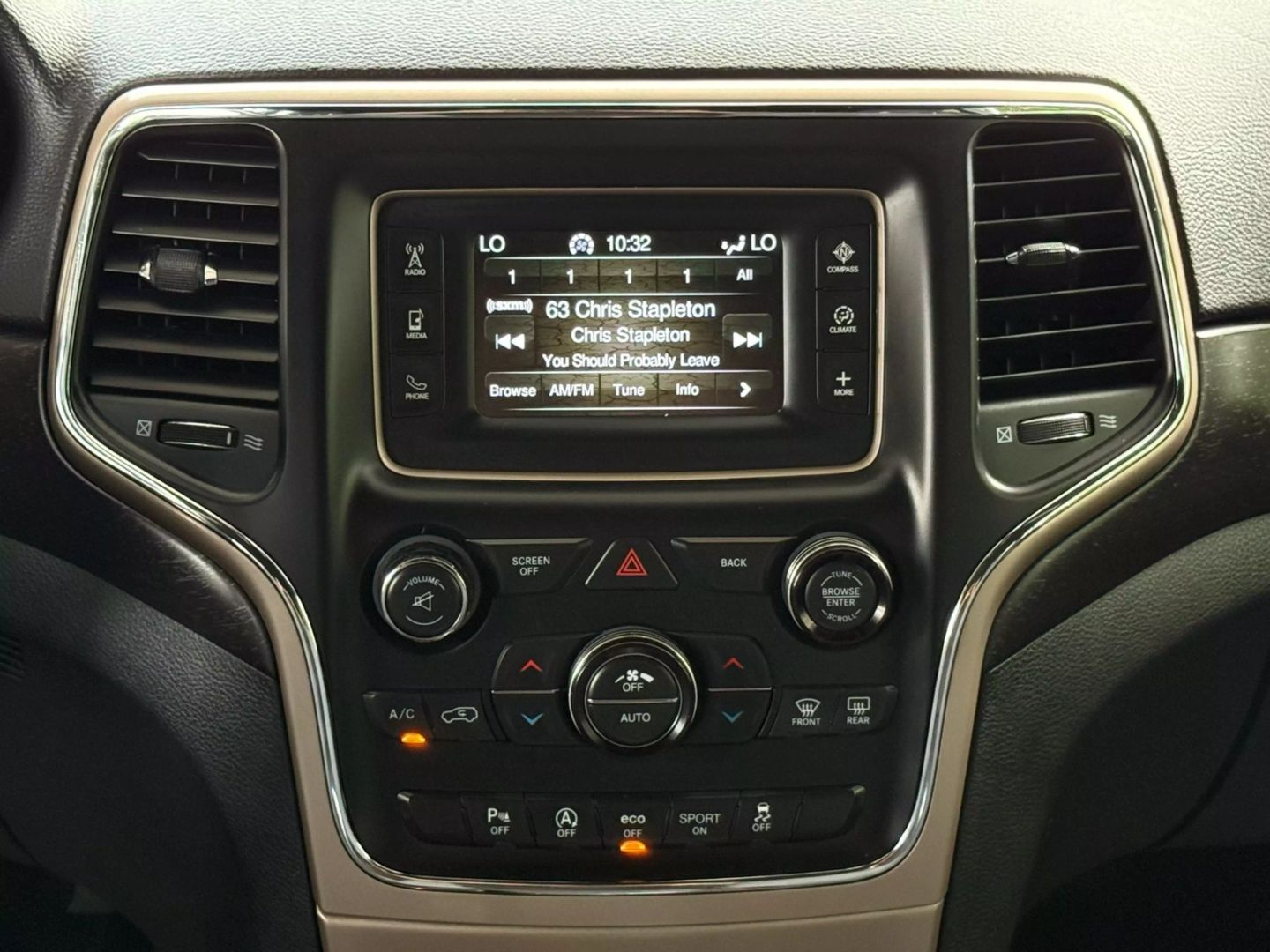 2017 Jeep Grand Cherokee - Image 28