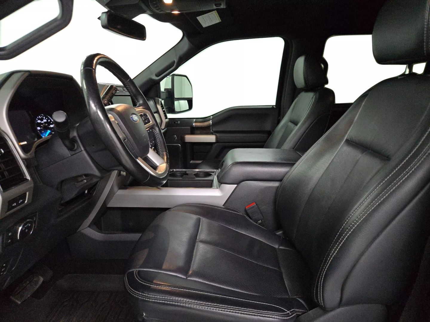 2022 Ford F250 Super Duty Crew Cab - Image 9