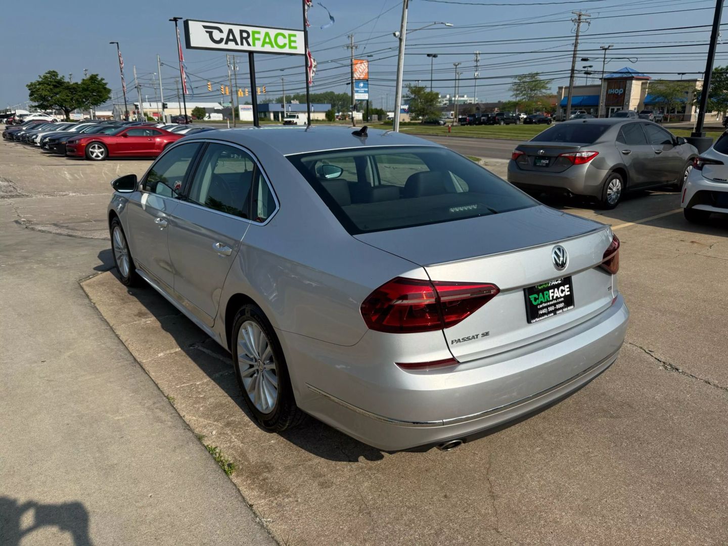 2017 Volkswagen Passat - Image 8