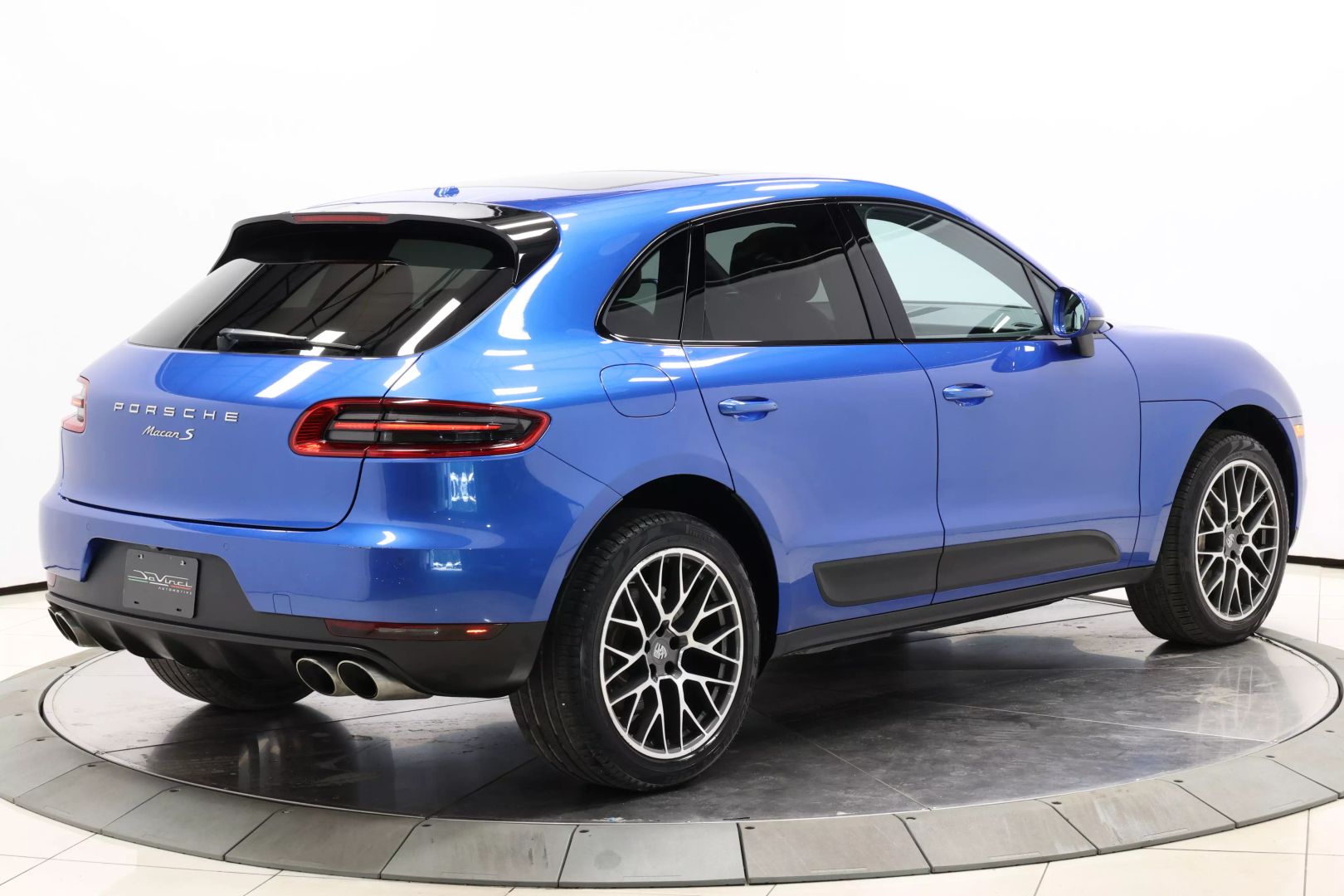 2017 Porsche Macan - Image 66