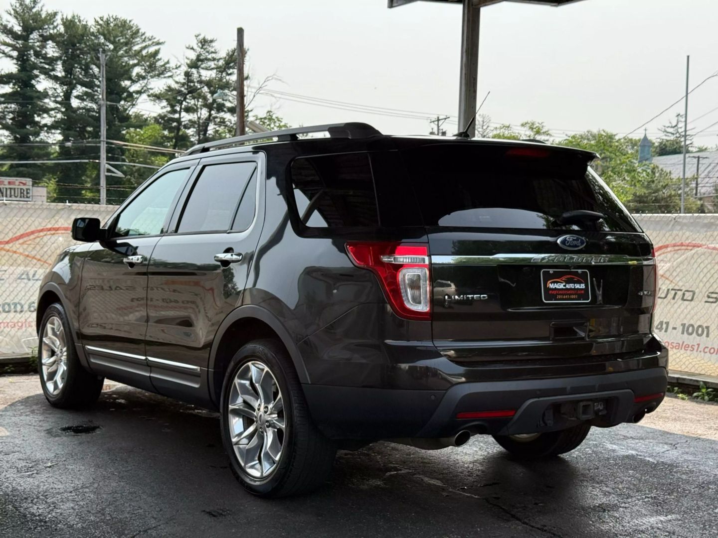 2015 Ford Explorer - Image 11