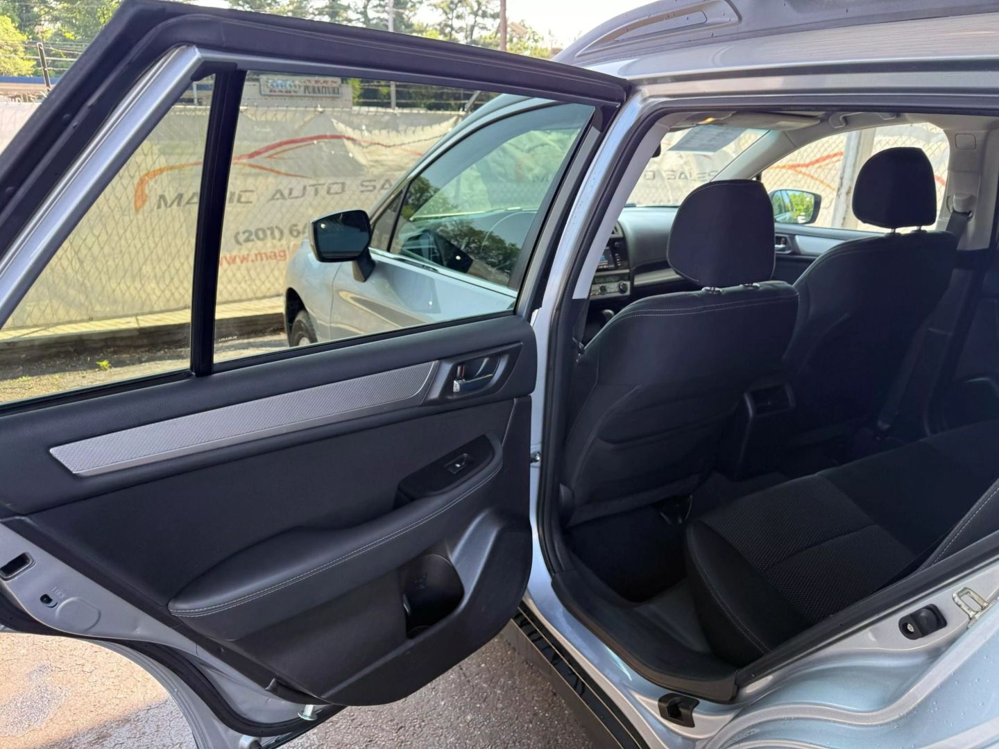 2016 Subaru Outback - Image 17