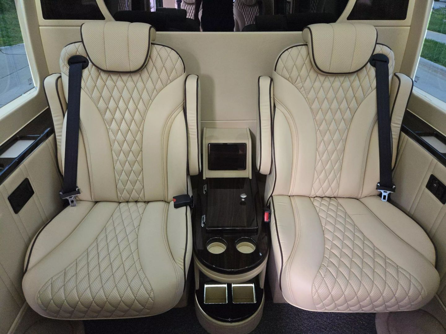 2017 Mercedes-benz Sprinter 2500 Cargo - Image 17