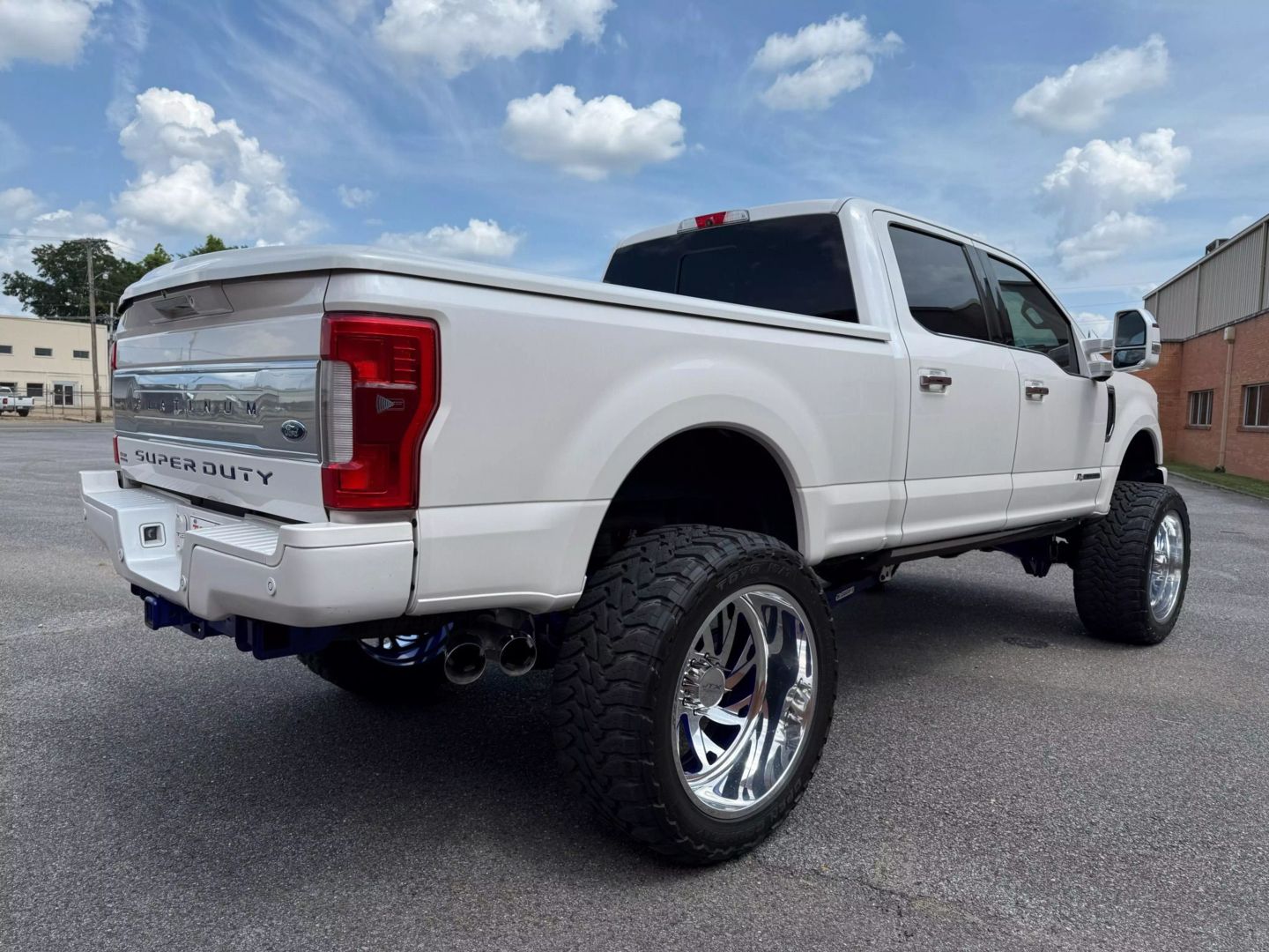 2017 Ford F250 Super Duty Crew Cab - Image 5