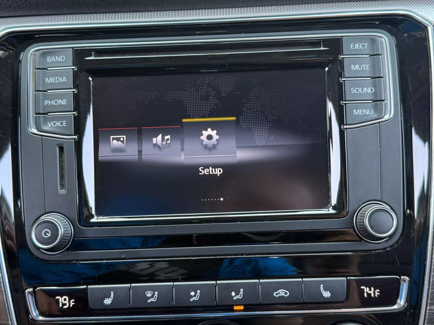 2017 Volkswagen Passat - Image 40
