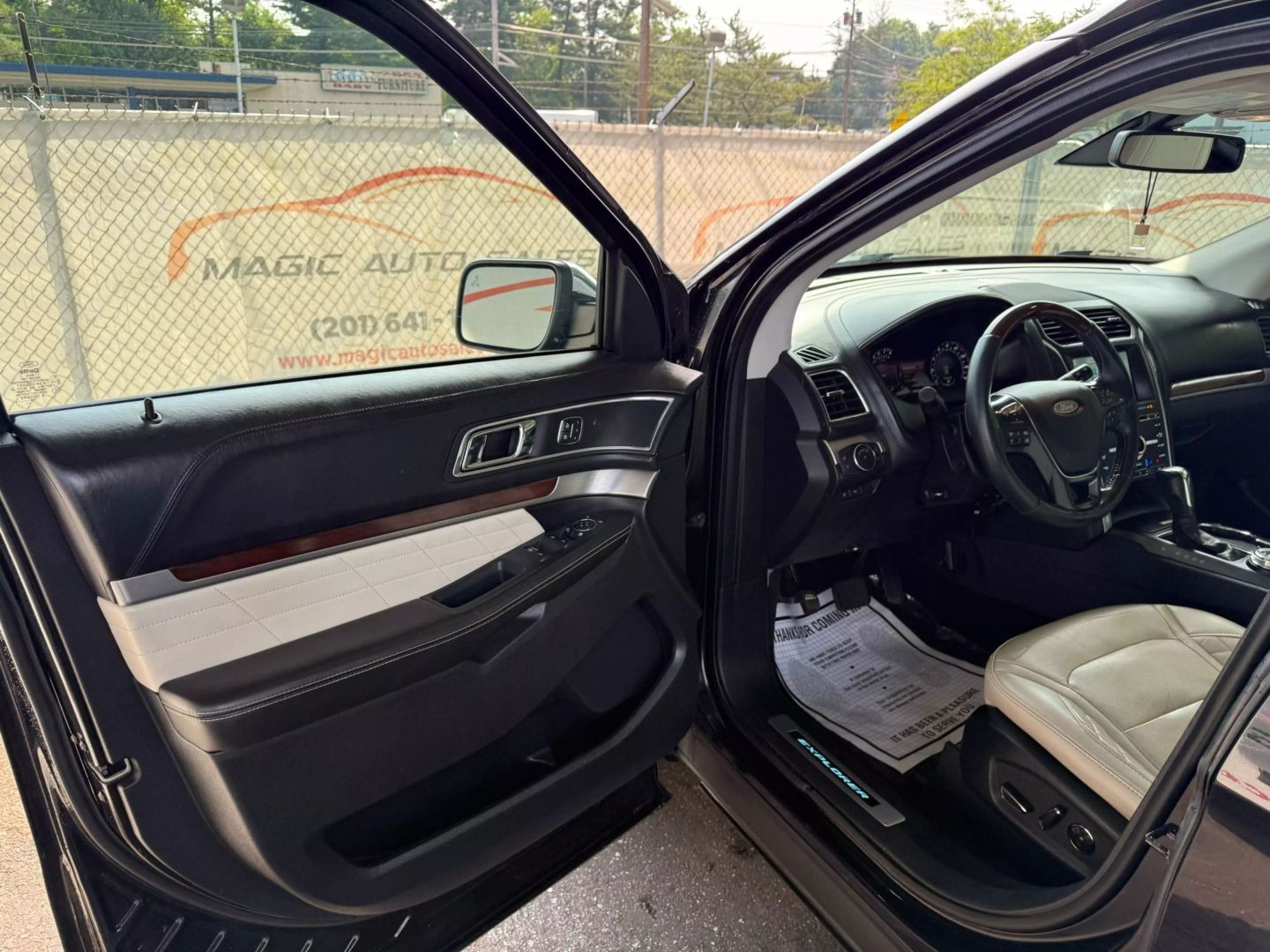 2018 Ford Explorer - Image 14