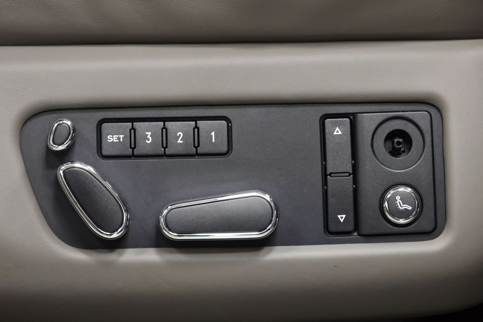 2016 Bentley Flying Spur - Image 89