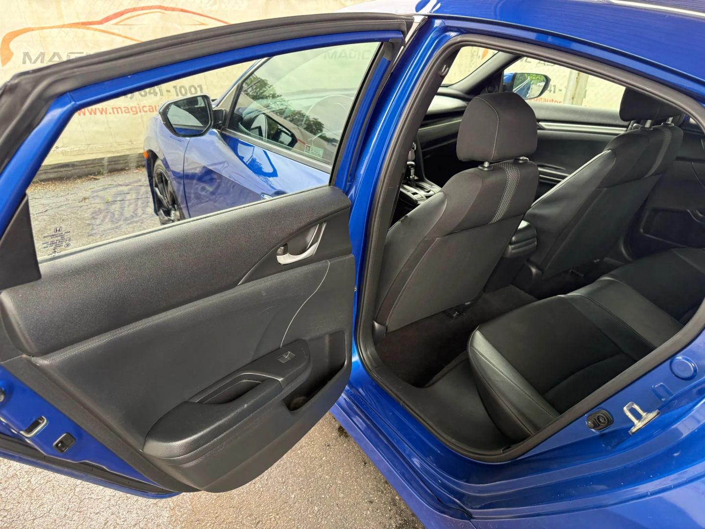 2019 Honda Civic - Image 17